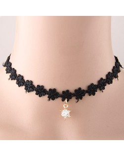 Shining Gem Pendant Design Black Lace Fashion Necklace