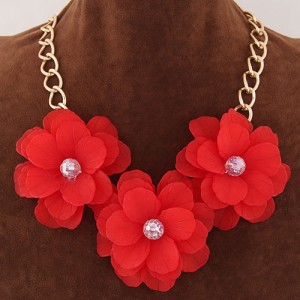 Graceful Triple Flowers Design Statement Fashion Necklace - Red