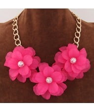 Graceful Triple Flowers Design Statement Fashion Necklace - Rose