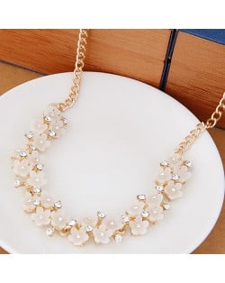 Korean Spring Fashion Sweet Tiny Flowers Golden Necklace - White