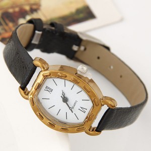 Studs Decorated Vintage Golden Square with Roman Numeral Dial Design Fashion Wrist Watch - Black