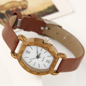 Studs Decorated Vintage Golden Square with Roman Numeral Dial Design Fashion Wrist Watch - Coffee